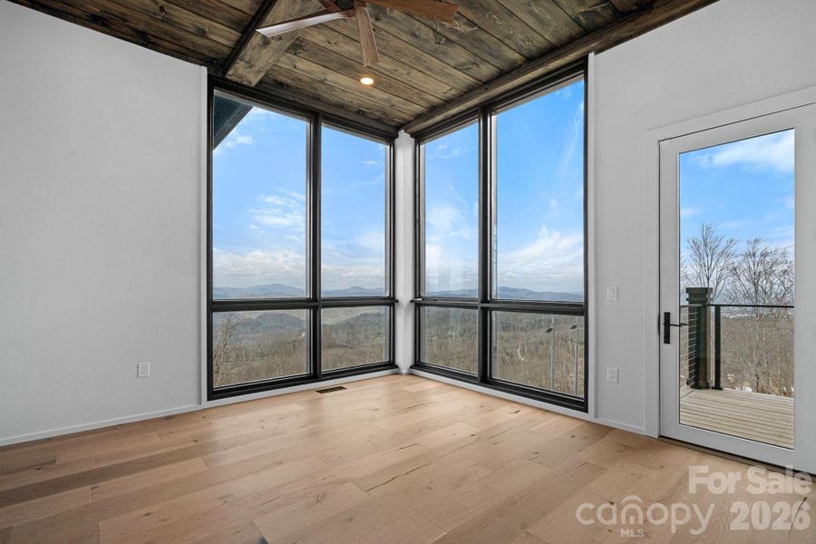Spacious, unfurnished interior of a new home in , Banner Elk (Image 17).