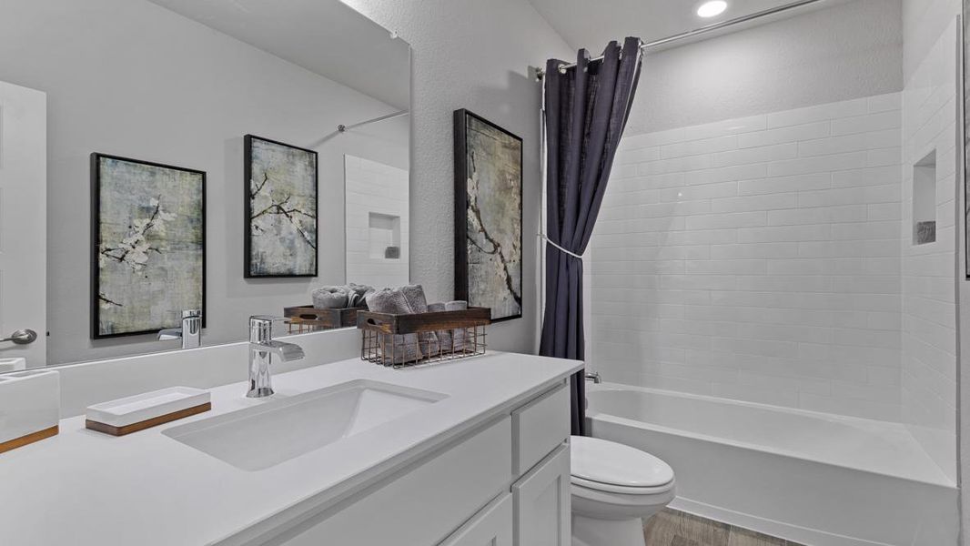 Furnished interior view inside a new home in Eagle Creek, Denton (Image 33).