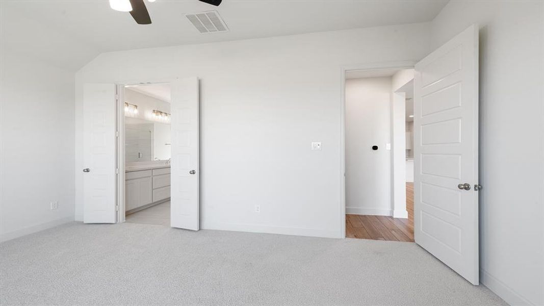 Spacious, unfurnished interior of a new home in Trinity Falls 45', McKinney (Image 17).