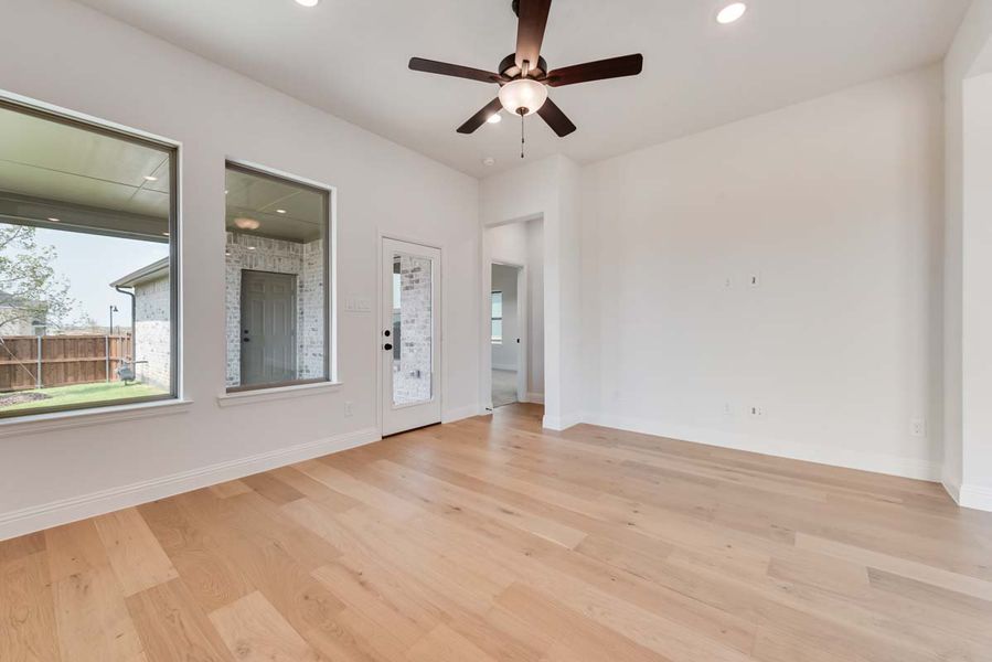 Representative unfurnished interior of a home built from the Granary by Pacesetter Homes in La Terra at Uptown Celina, Celina (Image 20).