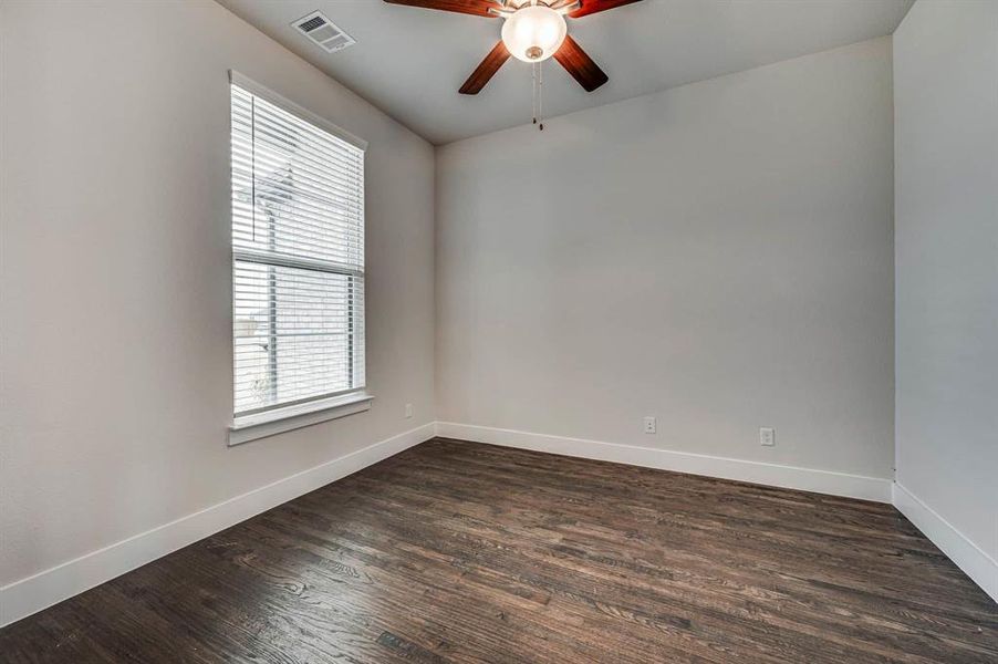 Spacious, unfurnished interior of a new home in Springside Estates II, Waxahachie (Image 16).