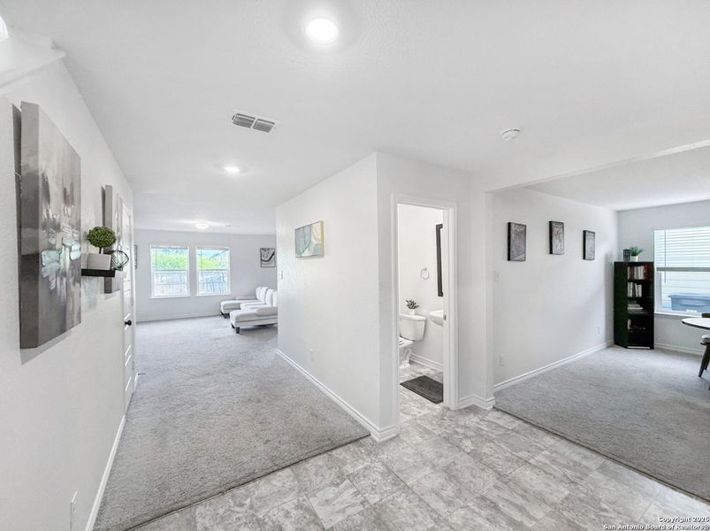 Spacious, unfurnished interior of a new home in Marbella, San Antonio (Image 20).