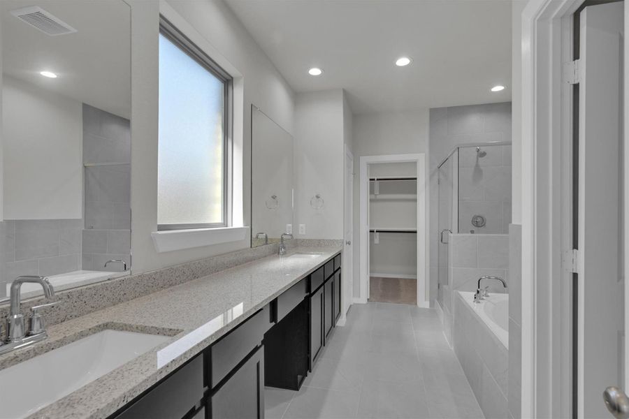 Furnished interior view inside a new home in Lago Mar  50'  &  55', Texas City (Image 7).