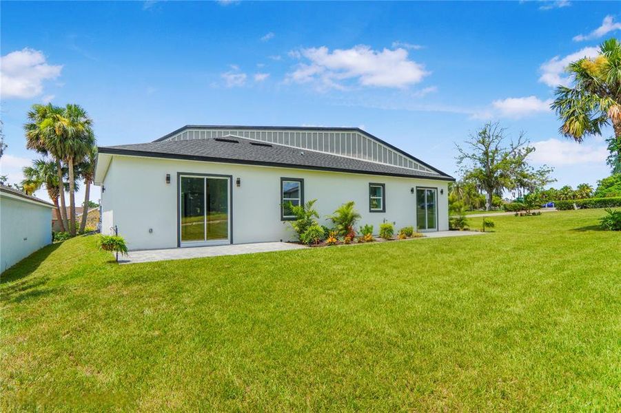 Exterior details and patio area of a home in , Apopka (Image 25).