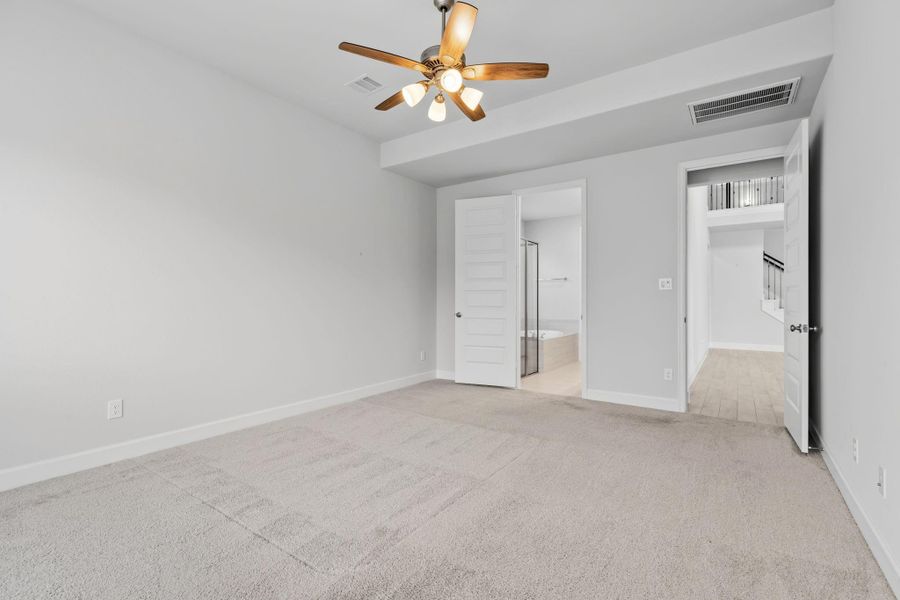 Spacious, unfurnished interior of a new home in Cane Island 50', Katy (Image 37). Spacious, unfurnished interior of a new home in Cane Island 50', Katy (Image 37).