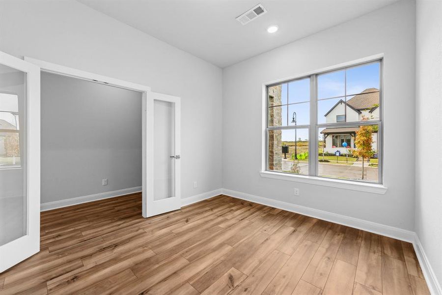 Spacious, unfurnished interior of a new home in Talia – Garden Series, Mesquite (Image 16).