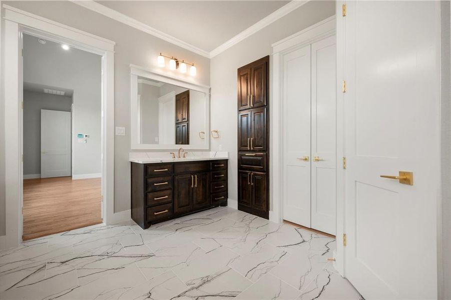 Furnished interior view inside a new home in , Waxahachie (Image 17).