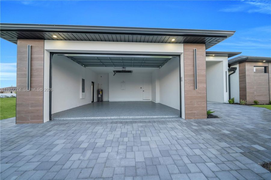 Exterior details and patio area of a home in , Cape Coral (Image 29).