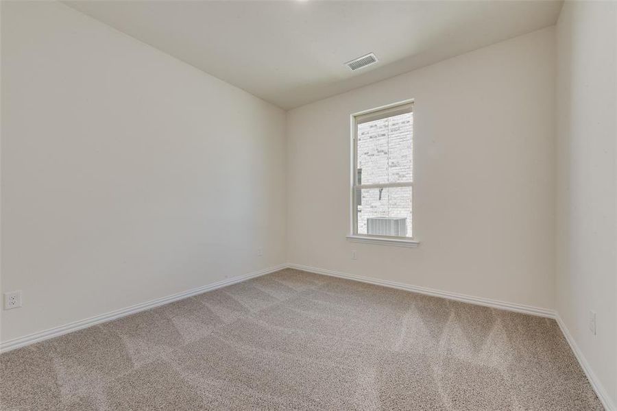 Spacious, unfurnished interior of a new home in Spiritas Ranch, Little Elm (Image 17).