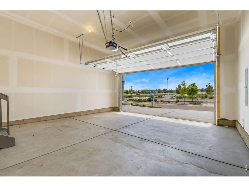 Spacious, unfurnished interior of a new home in Villa Collection, Fort Collins (Image 29).