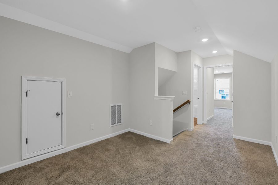 Representative unfurnished interior of a home built from the Glenwood II by Great Southern Homes in Bickley Station, Irmo (Image 14).