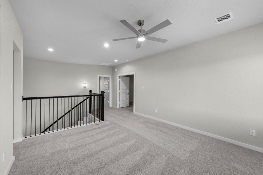 Spacious, unfurnished interior of a new home in Morton Creek Ranch, Katy (Image 25).