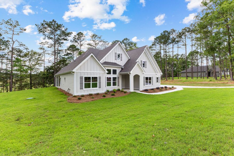 Front exterior of a new home in Golfview, Thomaston, GA, highlighting curb appeal (Image 2). Front exterior of a new home in Golfview, Thomaston, GA, highlighting curb appeal (Image 2).