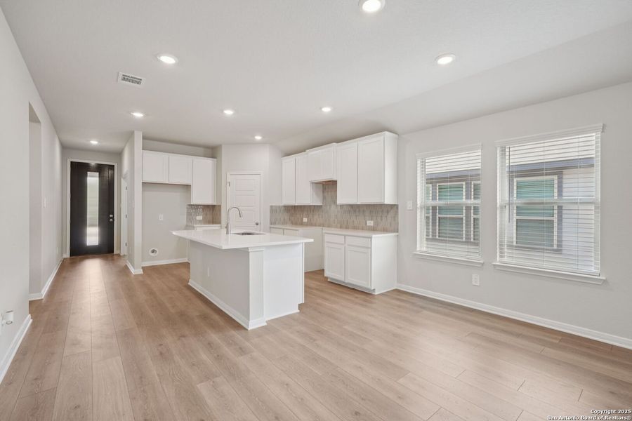 Spacious, unfurnished interior of a new home in Royal Crest, San Antonio (Image 27). Spacious, unfurnished interior of a new home in Royal Crest, San Antonio (Image 27).