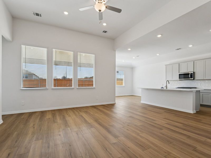 Spacious, unfurnished interior of a new home in Prairie Winds - Executive Collection, Hutto (Image 8).
