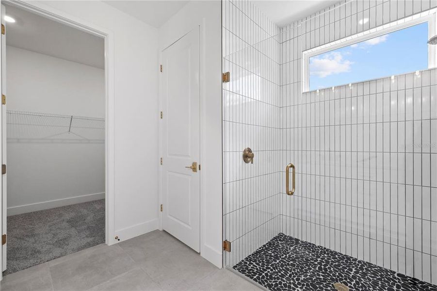 Spacious, unfurnished interior of a new home in , Punta Gorda (Image 18).