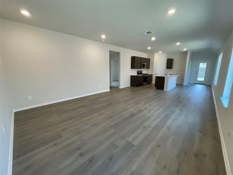Spacious, unfurnished interior of a new home in Elevon, Lavon (Image 10).