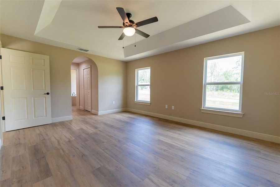 Spacious, unfurnished interior of a new home in Marion Oaks, Ocala (Image 47).