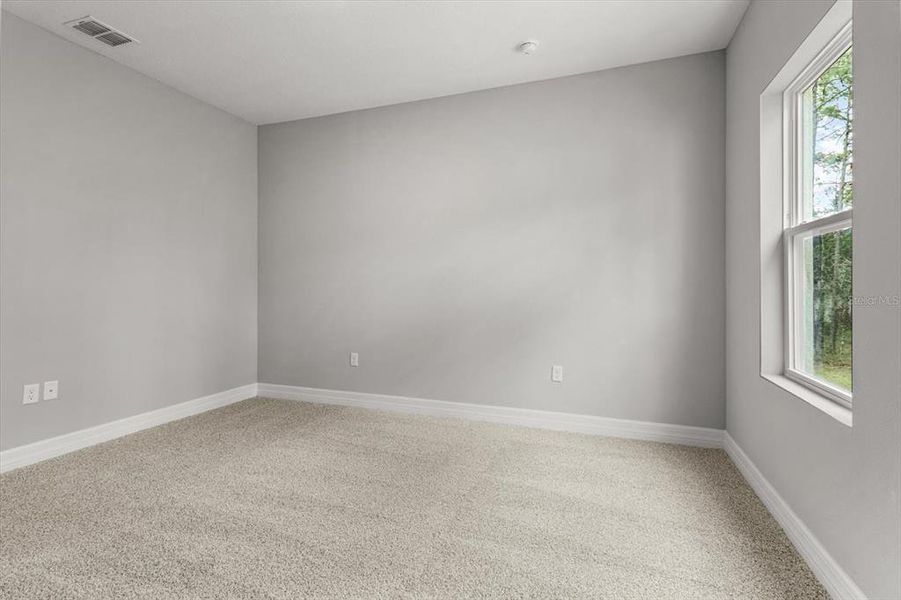 Spacious, unfurnished interior of a new home in , Homosassa (Image 16).