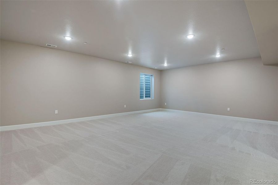Spacious, unfurnished interior of a new home in Reunion Ridge, Commerce City (Image 44).