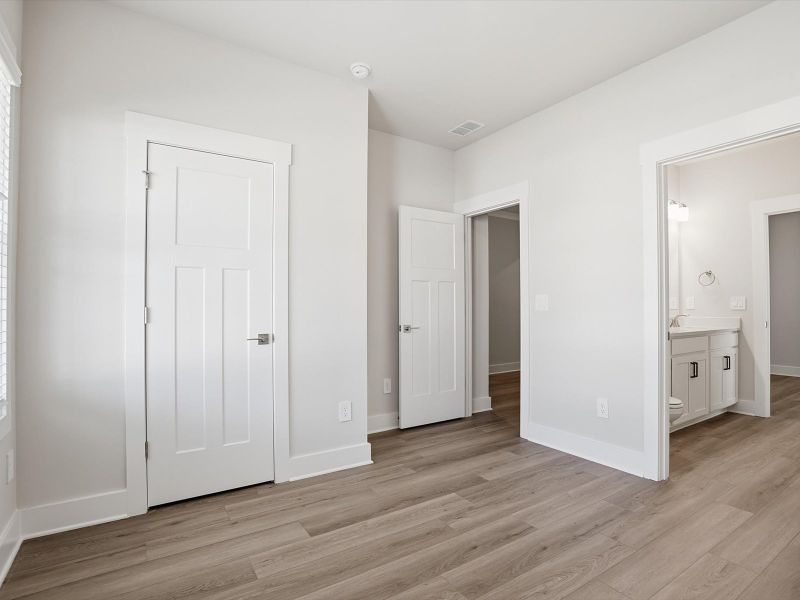 Spacious, unfurnished interior of a new home in Riverwood Farm, Piedmont (Image 16). Spacious, unfurnished interior of a new home in Riverwood Farm, Piedmont (Image 16).