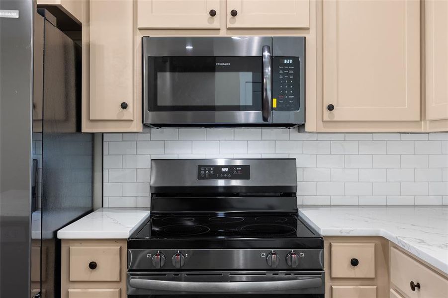 Close-up of interior finishes inside a home in , Sulphur Springs (Image 14).