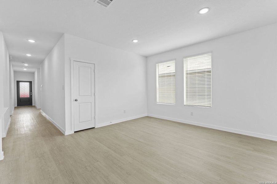 Spacious, unfurnished interior of a new home in Waterwheel, San Antonio (Image 19).