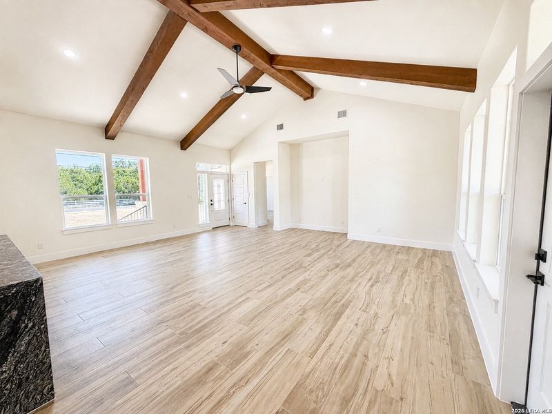 Spacious, unfurnished interior of a new home in , Bulverde (Image 21).