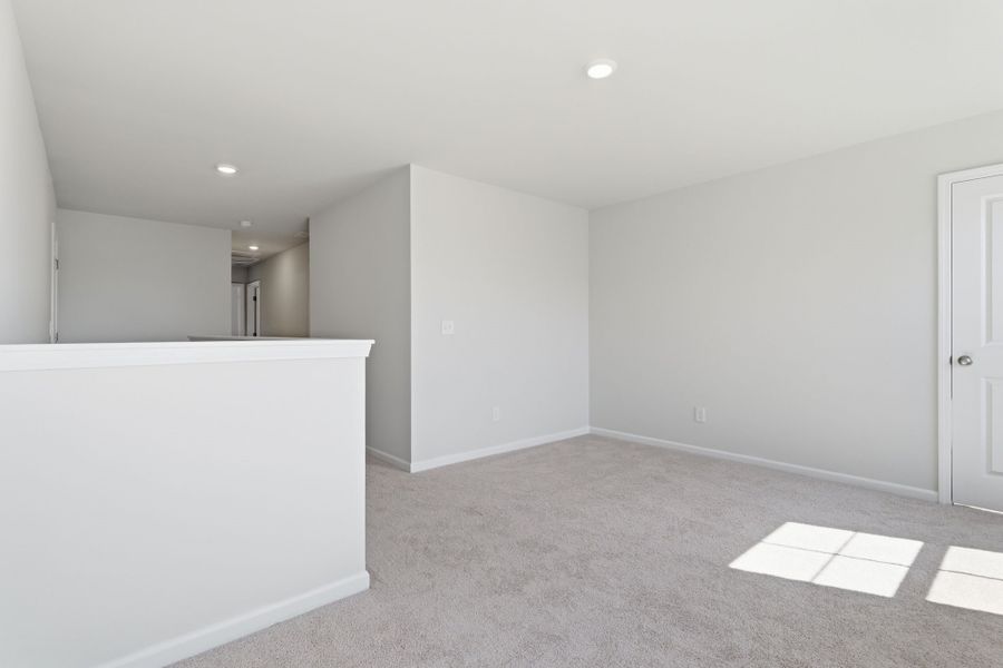 Spacious, unfurnished interior of a new home in Piper Creek, Newton (Image 27).