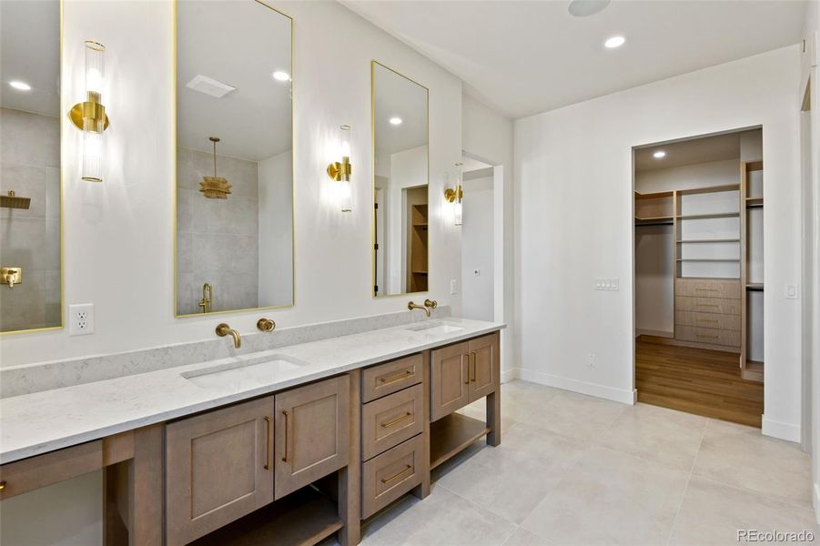 Vanity has make-up area