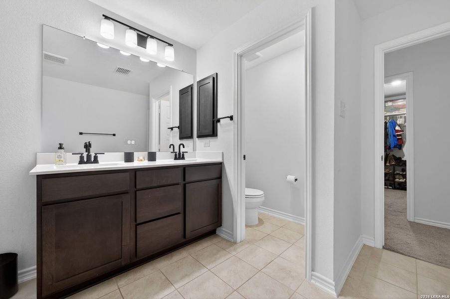 Furnished interior view inside a new home in , Boerne (Image 26).