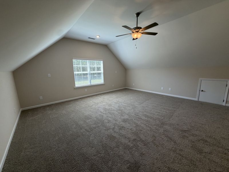 Spacious, unfurnished interior of a new home in Sagewood, Tullahoma (Image 20). Spacious, unfurnished interior of a new home in Sagewood, Tullahoma (Image 20).