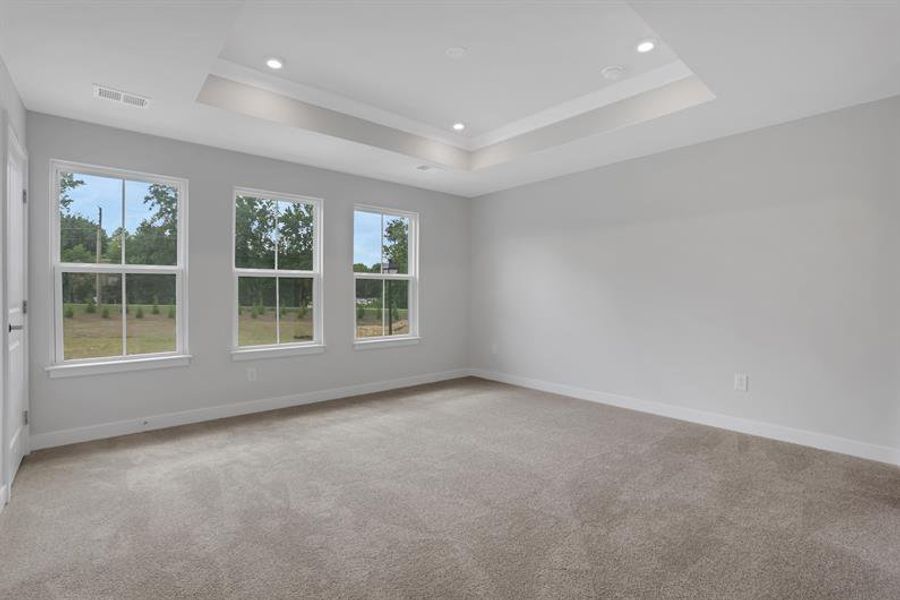 Spacious, unfurnished interior of a new home in Laurel Fields, Gainesville (Image 32).