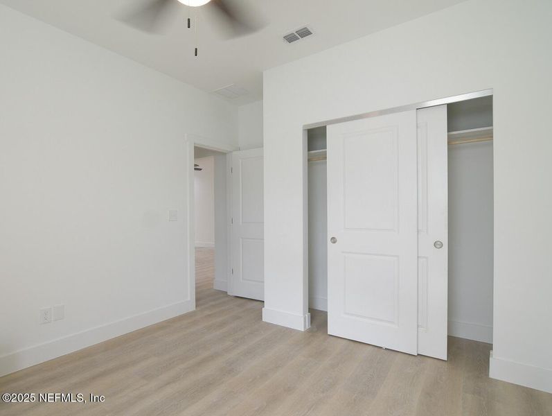 Spacious, unfurnished interior of a new home in , Jacksonville (Image 18).