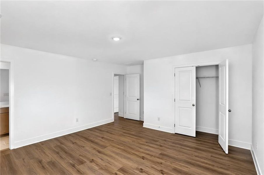 Spacious, unfurnished interior of a new home in Estates at Yellow Creek, Cumming (Image 28).