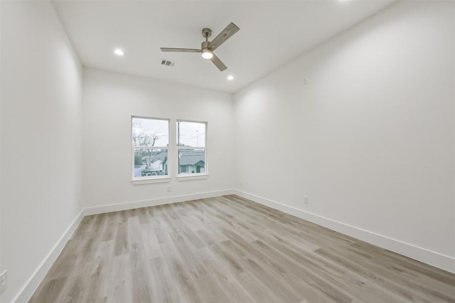 Image 37 of a home in .