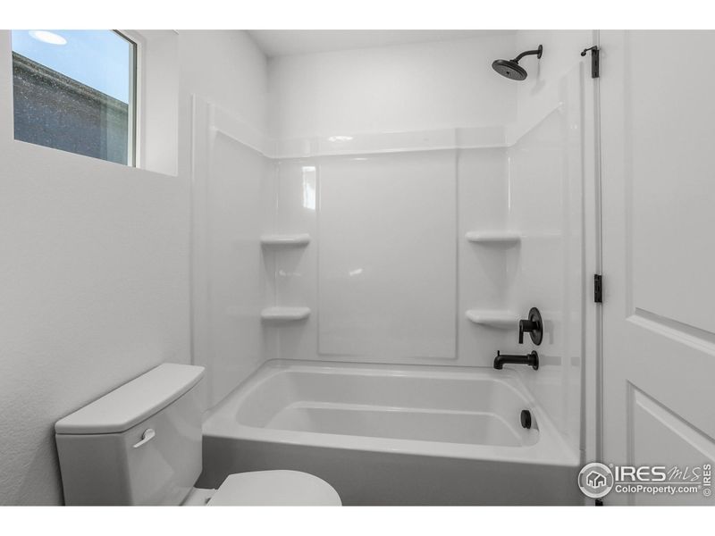 EXAMPLE PHOTO: SHARED BATH