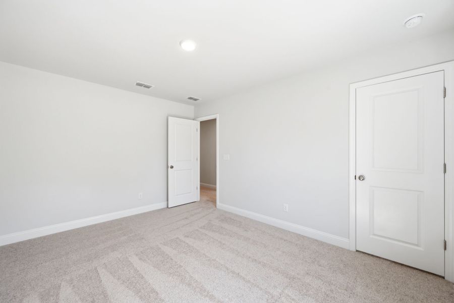 Spacious, unfurnished interior of a new home in Carriage Estates, Lexington (Image 37).