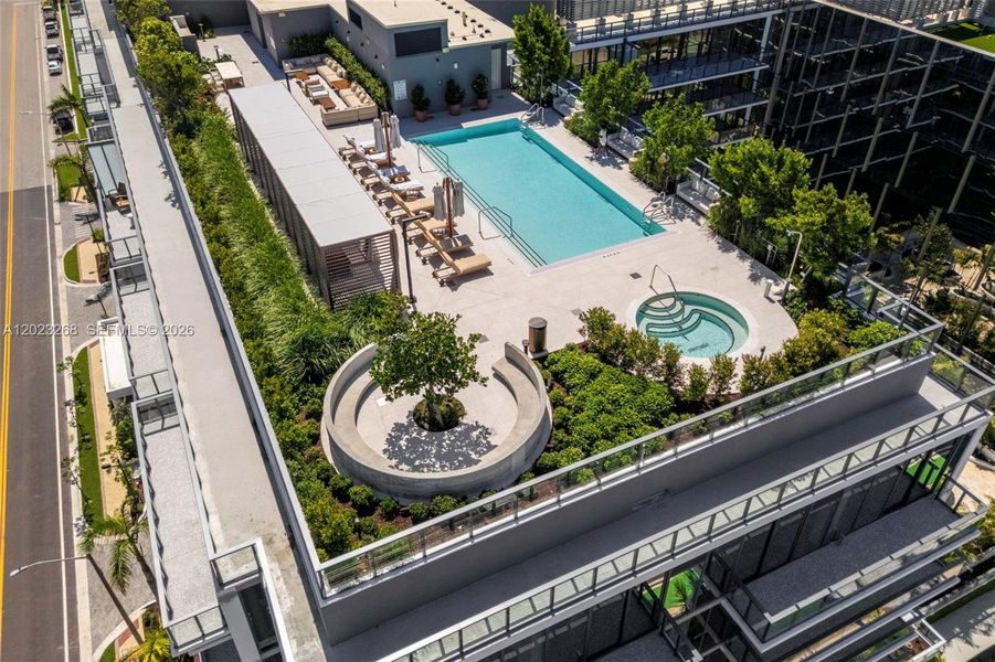 Condo located in Bay Harbor Islands, FL showcasing its design and architecture (Image 29).