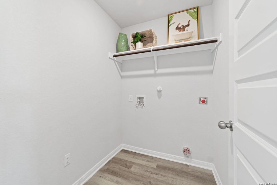 Spacious, unfurnished interior of a new home in Red Hawk Landing, San Antonio (Image 17).