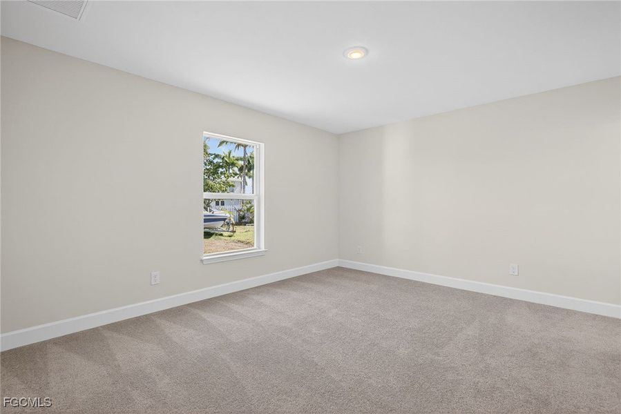 Spacious, unfurnished interior of a new home in Cape Coral, Cape Coral (Image 20).