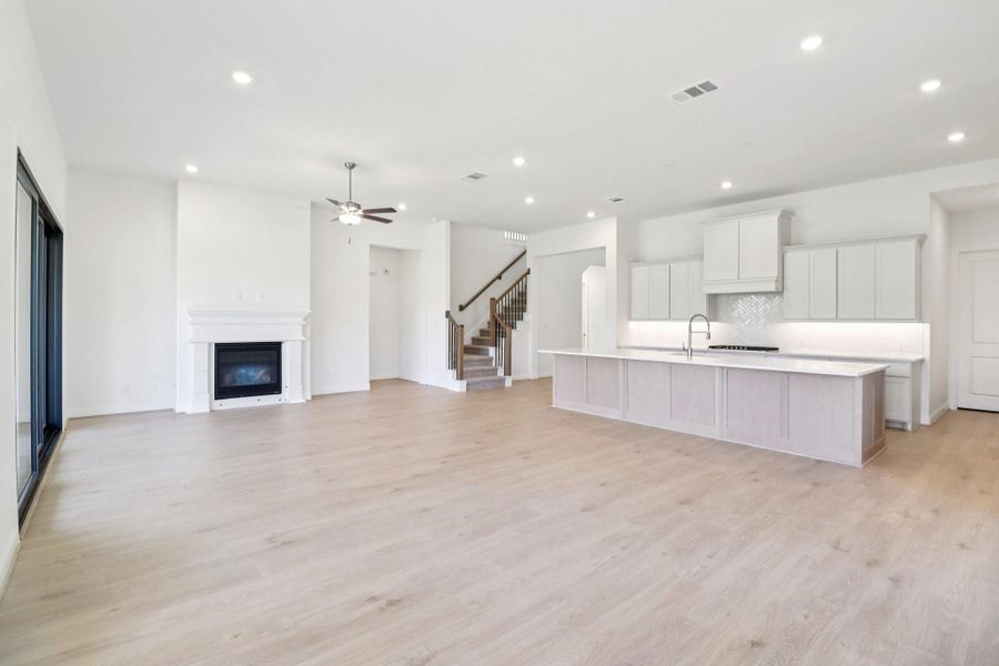 Spacious, unfurnished interior of a new home in Evergreen 60', Conroe (Image 30).