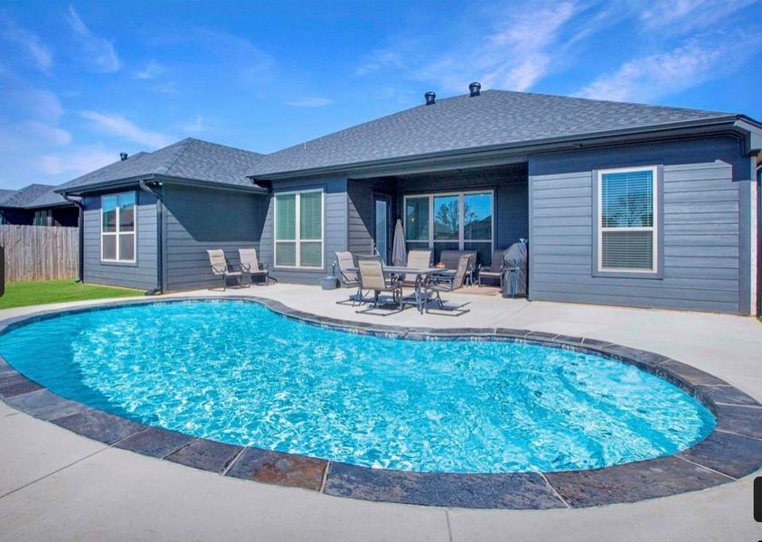 Exterior details and patio area of a home in , Bullard (Image 21).