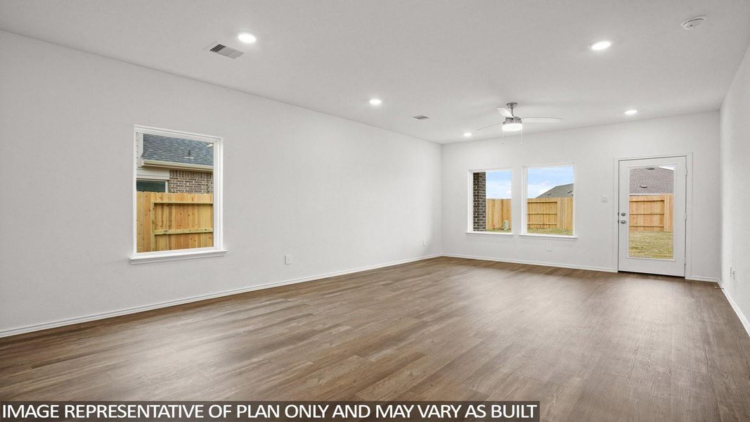 Spacious, unfurnished interior of a new home in Cypress Green, Tomball (Image 13).