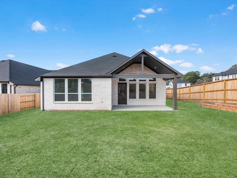 Exterior details and patio area of a home in Clopton Farms, Montgomery (Image 3). Exterior details and patio area of a home in Clopton Farms, Montgomery (Image 3).