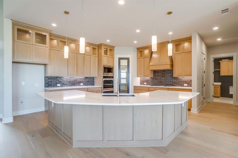 Furnished interior view inside a new home in Waterfall Ranch Estates, Waxahachie (Image 7).