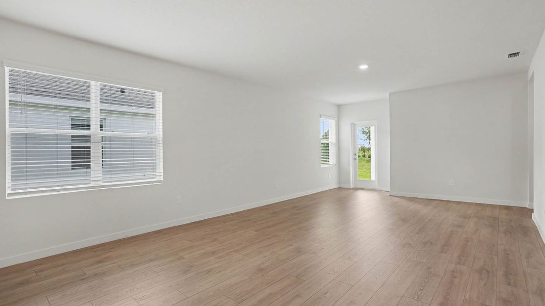 Spacious, unfurnished interior of a new home in Venetian Grove, Vero Beach (Image 11).