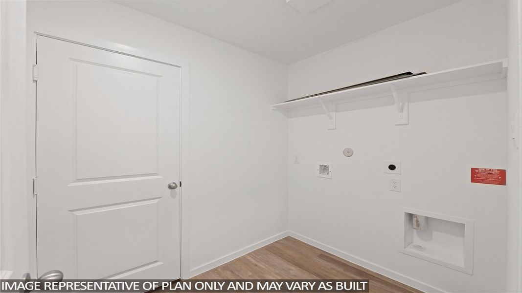 Spacious, unfurnished interior of a new home in Lexington Heights, Willis (Image 29).