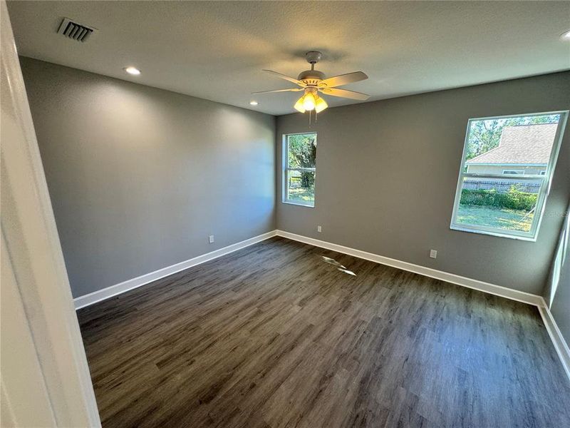 Spacious, unfurnished interior of a new home in , Dade City (Image 52).