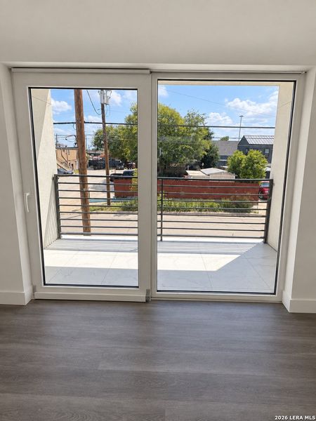 Spacious, unfurnished interior of a new home in , San Antonio (Image 8).